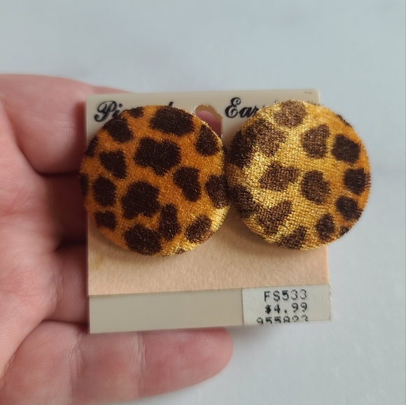 Jewelry - Vintage Leppard Print Fuzzy Stud Earrings